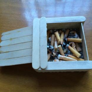 雪糕棍收工DIY烟灰盒教程