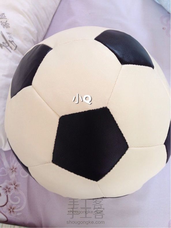 皮质足球⚽沙发抱枕,玄关摆件