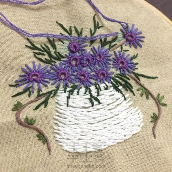蓝紫色野菊刺绣
