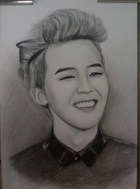 手绘权志龙素描