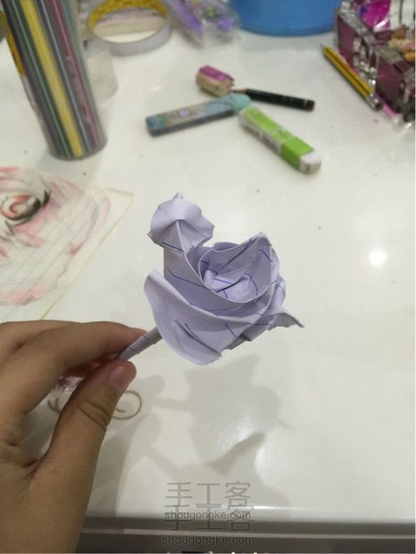 纸玫瑰的折法(最后一步有点难,作者用了好久才学会)
