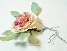 小蔷薇的技法很多，这是其中一种。喜欢造花的小伙伴，看了教程还想了解的