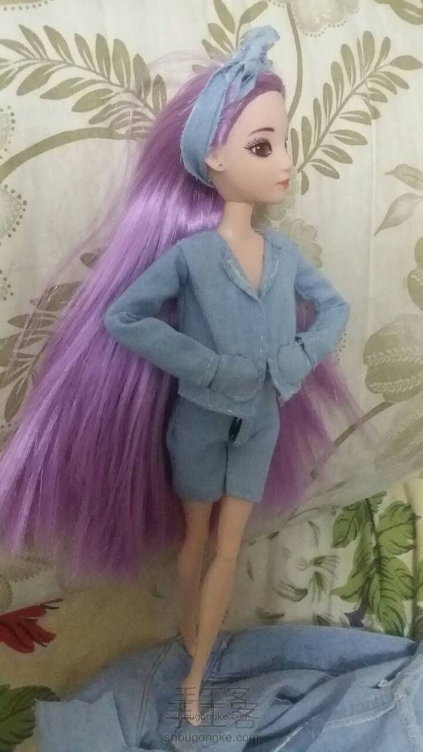 一套粗糙的娃衣