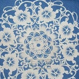 对称剪纸图案折叠剪纸的制作步骤