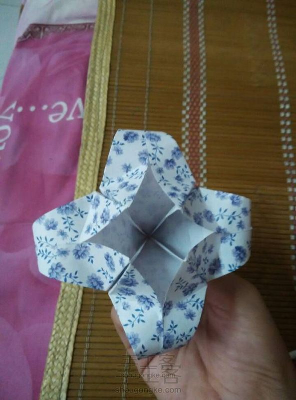 一朵小白合送给你们
