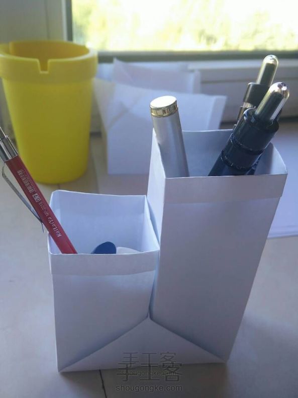 实用折纸:双笔筒