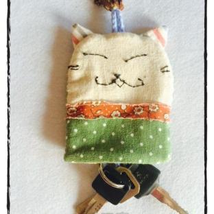 鱼儿爱上猫钥匙包（附实物纸型）