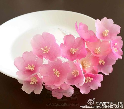 浪漫粉系樱花 第4步