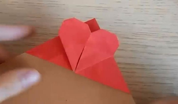 简易折纸|教你用一张纸制作一个浪漫心形书签！