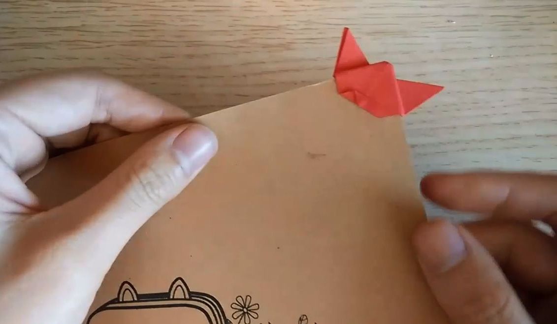 简易折纸|教你用一张纸制作一个可爱猫咪形书签！