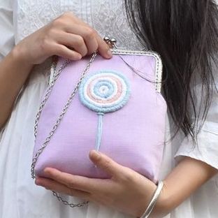 【超简单的可爱棒棒糖】教你在口金包上做这样的一个棒棒糖