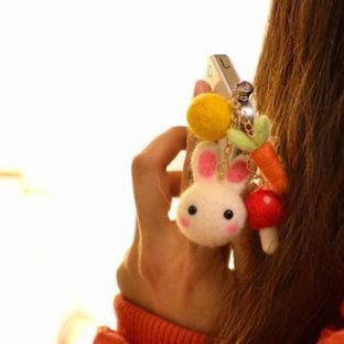 羊毛毡萝卜兔子手机小挂饰