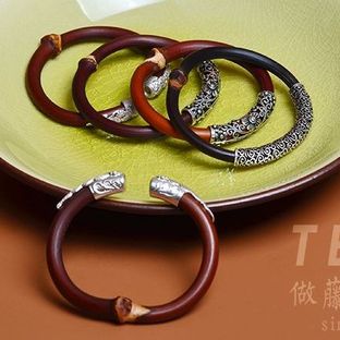 西藏鸡血藤手镯亲手做一枚圣诞礼物。