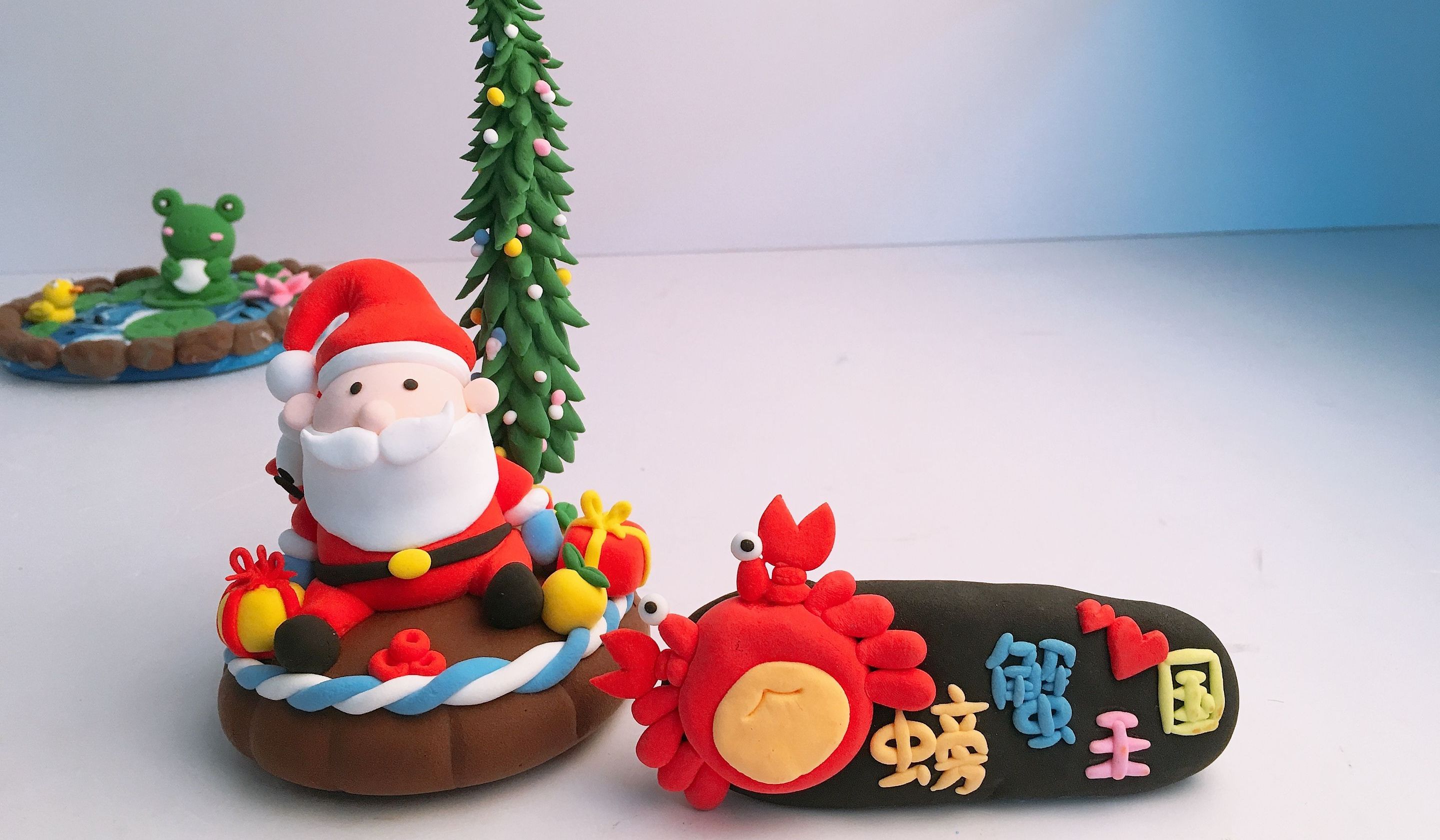 用黏土制作圣诞老人车载装饰真的太漂亮了········