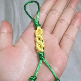 别乱花钱了，两截废线就能编一个钥匙扣挂件，小白也能五分钟学会