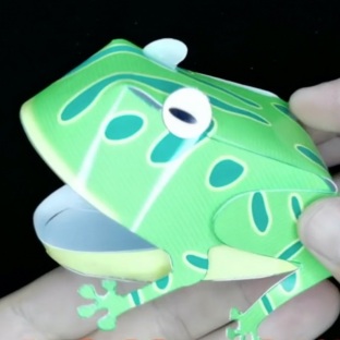 纸宝小青蛙制作过程亲子手工3D立体纸模型原创设计桌面摆件