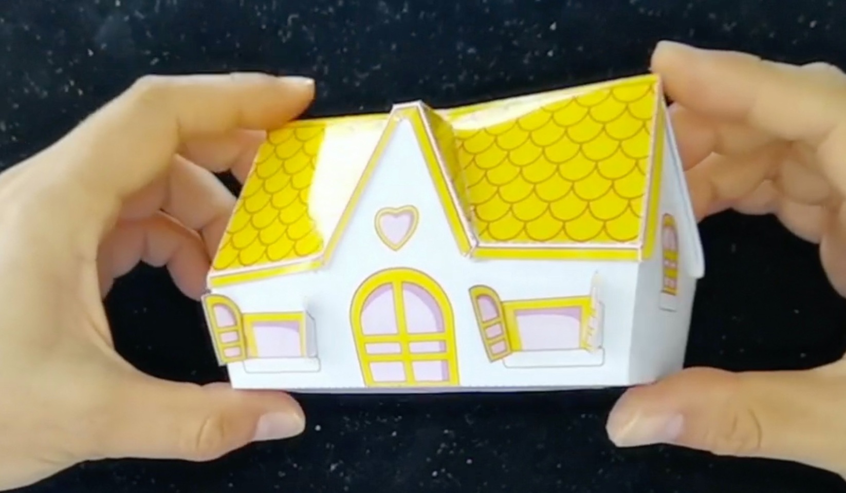 纸宝可爱小房子1制作过程亲子手工3D立体纸模型原创设计