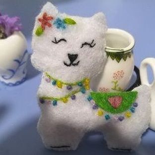 刺绣小羊驼玩偶发圈