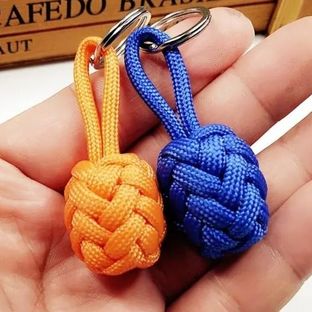 人字小菠萝钥匙扣，伞绳编织视频教程分享#手工编绳