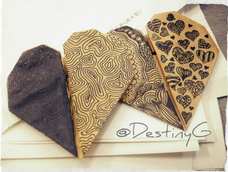 曾在单纯的时光里遇见天真无邪的你 用一种最朴实无华的方式 书写了最烂漫有趣的故事。。