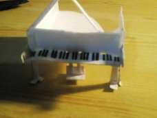 钢琴~我明明做的是折叠的。。怎么变成立试的了。。