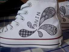 好久都没动手了,正好美术老师说要做手绘课题,就借了图←_←