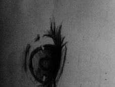 光线有点暗,没有彩铅就乱画一下啦...