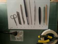 常用前三件软陶工具 ，， 后有 牙科工具，毛衣针，硅胶笔，手术刀，爽身粉，美纹胶带