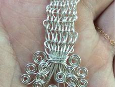 都不知道这个是啥！无袖连衣裙么……中间还编错了。无语