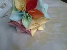 早就会啦，做了一个花球。