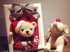🎉圣诞主题泰迪熊完工～浓浓的圣诞feel袭来🎅🐻圣诞帽可拆卸～🎅👀ps：附圣诞小物教程🎁🎄需要的朋友速速领走！圣诞系列需提前预定哦、可定制不同形式内容～这个圣诞有羊毛毡更温暖哦😌