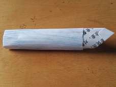 唉😔叠了好几天的纸艺,终于😁叠出来一个能看得了,到底我的手是有多笨啊!