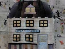 终于发了一个教程仿齐藤谣子，房子包。
请大神们赐教。
第一次做大包。