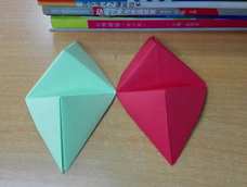 很实用,只是因为用手机拍照其他手机又没拿所以上面没放手机