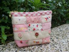 我粉嫩嫩拼布小包,完成啦!😙