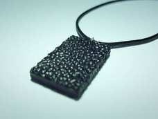 麻底处理项链坠,其名为墟