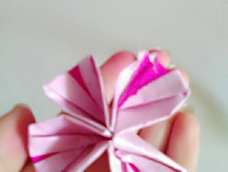 虽然做出来了，但是好丑