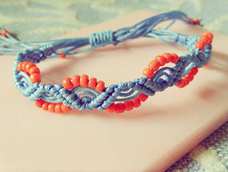 红豆生南国，春来发几枝。