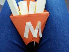 哇啊啊，没有红色彩纸了。（伤心）