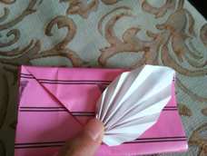 奔来以为是从中间放东西。结果还是旁边。