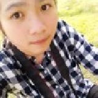 小姿、总是梳起刘海绑马尾