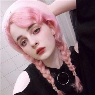 莹莹