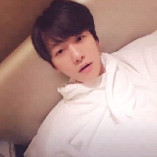 风在吼马在叫，伯贤在傲娇