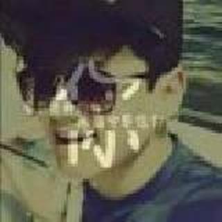 ╰★╮___♂\