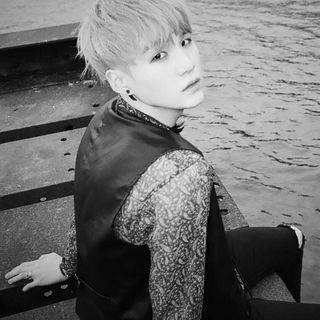 A.R.M.Y丶SUGA