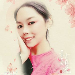 胸前戴朵小红花