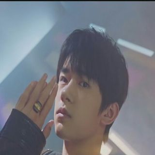 霂允