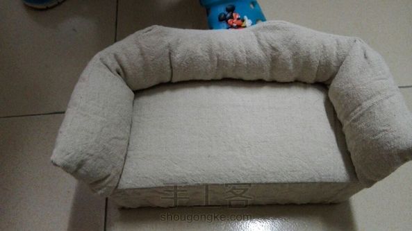 学着做了一个娃娃沙发，，得空再做几个小抱枕 第1张