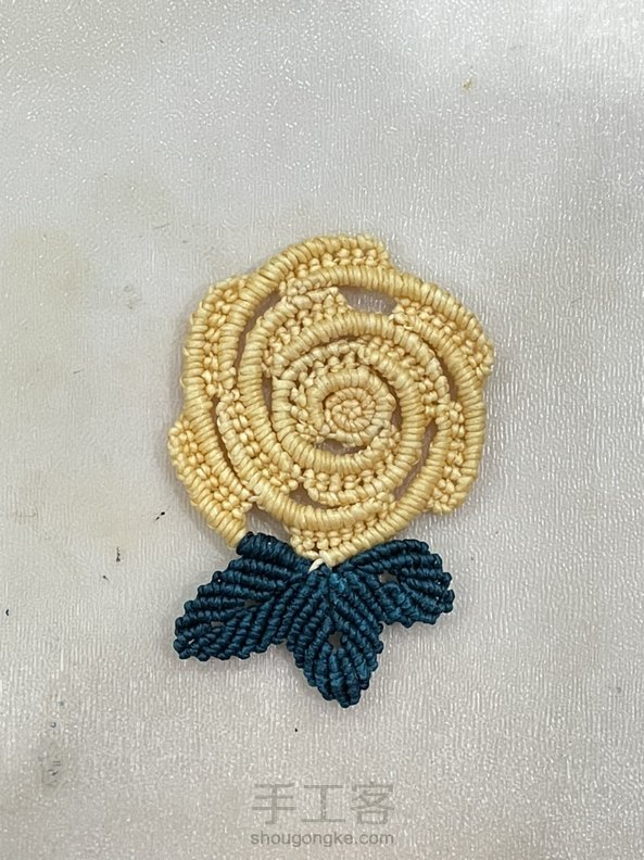 黄玫瑰也不错。