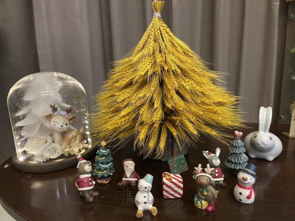12月的圣诞树🎄
用干麦穗做一棵